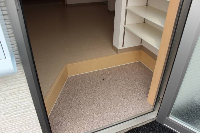 ポルトボヌール弐番館 玄関