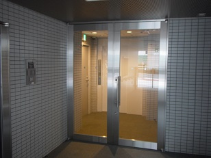 大阪府大阪市西区立売堀６丁目 玄関