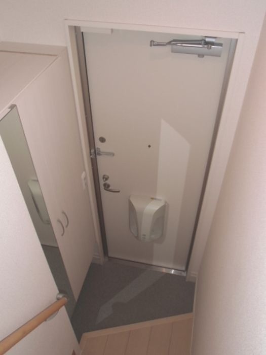 Ｄ－ｒｏｏｍ上堂 玄関