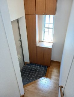 ブラティーク8 玄関