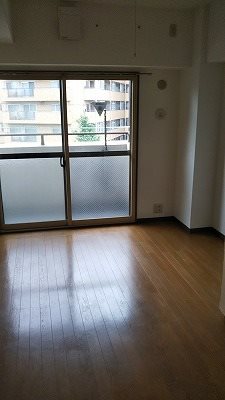 目黒区柿の木坂1丁目楽器可(防音・ピアノ・弦楽器)マンション リビング