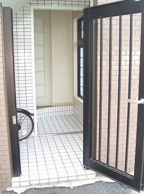 さいたま市中央区本町東7丁目楽器可（ピアノ・弦管打楽器・声楽）マンション エントランス