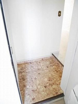 さいたま市中央区本町東7丁目楽器可（ピアノ・弦管打楽器・声楽）マンション 玄関