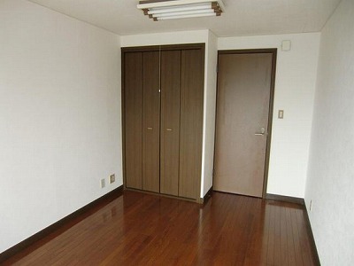 三鷹市新川4丁目楽器可(ピアノ・弦管楽器・声楽)アパート リビング