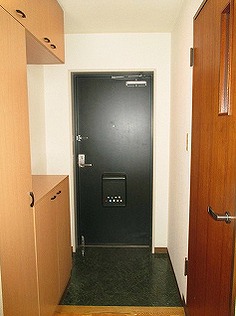 横浜市港北区綱島西6丁目楽器可（アップライトピアノ）マンション 玄関