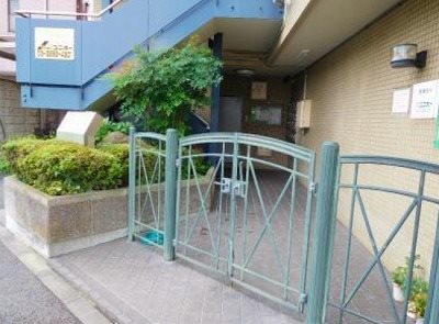 新宿区西落合4丁目楽器可(ピアノ・弦楽器・声楽)マンション 玄関