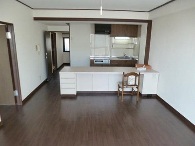 大田区北千束3丁目楽器可（ピアノ・弦管打楽器・声楽）マンション リビング