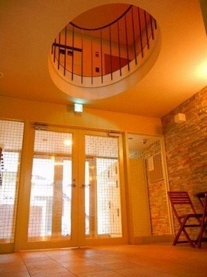 東村山市栄町1丁目楽器可(防音・24時間演奏・グランドピアノ・弦・管楽器・声楽)マンション ロビー