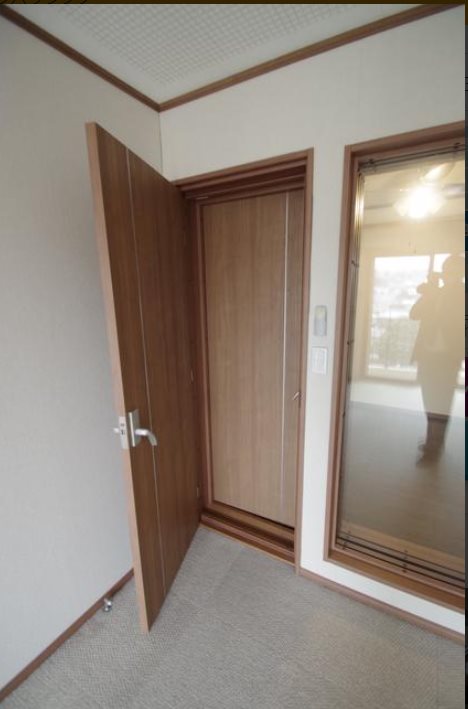 川崎市多摩区生田6丁目楽器可（防音・ピアノ・弦管楽器・声楽）マンション エントランス