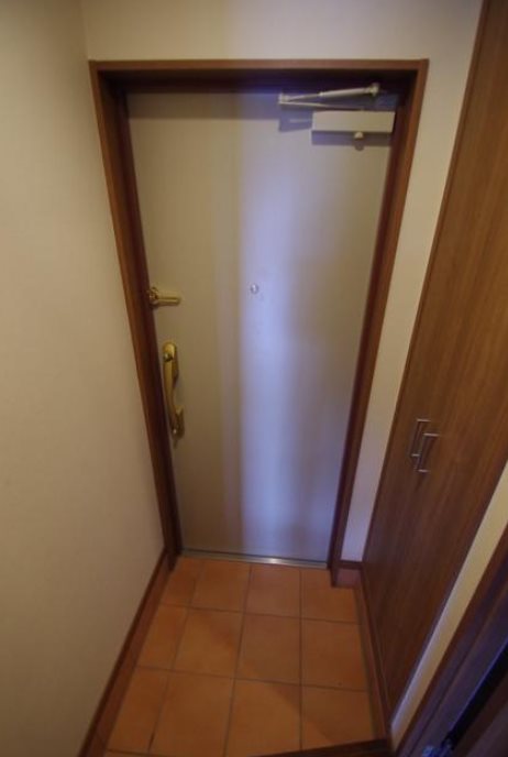 川崎市多摩区生田6丁目楽器可（防音・ピアノ・弦管楽器・声楽）マンション 玄関