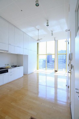 川越市脇田本町楽器可(防音・グランドピアノ・弦楽器・声楽)マンション リビング