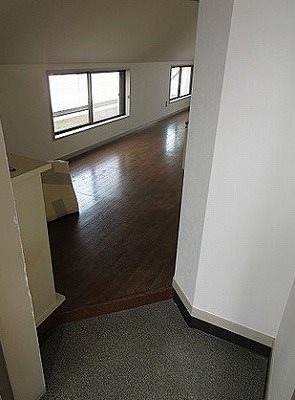 練馬区氷川台3丁目楽器可（ピアノ・弦・管打楽器・声楽）マンション 玄関