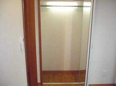 目黒区中央町2丁目楽器可(防音・ピアノ・弦楽器)マンション リビング