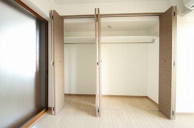 新宿区早稲田鶴巻町楽器可(防音・グランドピアノ・弦・管楽器・声楽)マンション 収納