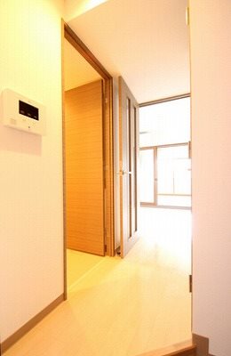 新宿区早稲田鶴巻町楽器可(防音・グランドピアノ・弦・管楽器・声楽)マンション 玄関