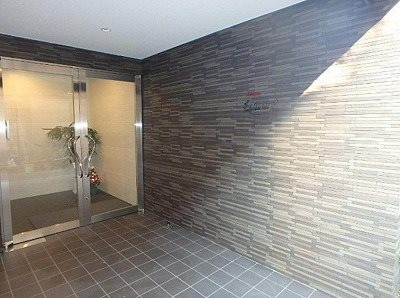 北区東十条5丁目楽器可(防音・グランドピアノ・弦・管楽器・声楽)マンション エントランス