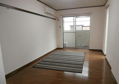 世田谷区粕谷４丁目楽器可（ピアノ・弦楽器）マンション リビング