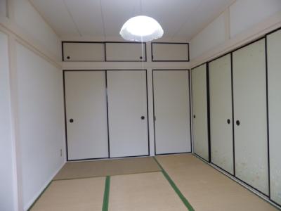 西ノ岡ハイツ ベッドルーム