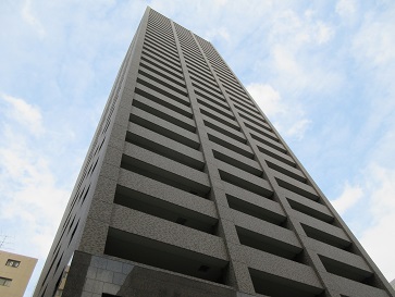 リーガルタワー大阪 外観