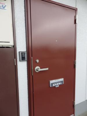 西ノ岡ハイツ 玄関