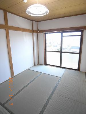西ノ岡ハイツ ベッドルーム