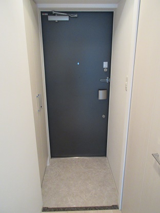 クリスタルグランツ西本町 玄関