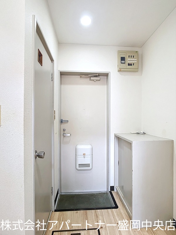 アップルハウス城西町 玄関
