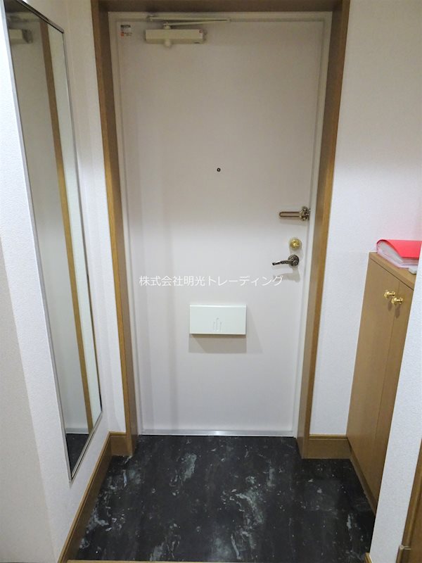 ステージファースト三宿 玄関