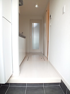 ラ・ネージュ烏山Ⅱ 玄関