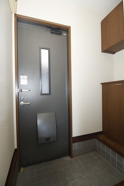 フォレストビレッジE 玄関