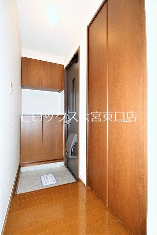 シャイニヒル B 玄関