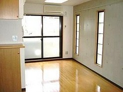 調布市仙川町1丁目楽器可（ピアノ・弦管楽器・声楽・DTM）マンション リビング