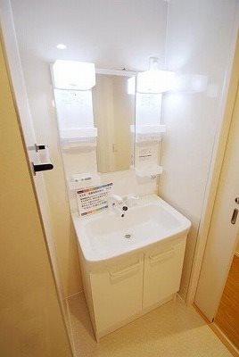 川崎市多摩区宿河原楽器可（防音・グランドピアノ・弦・管楽器・声楽）マンション 洗面所