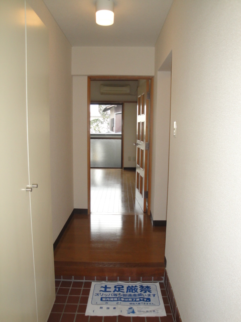 オブリガード八幡山 玄関