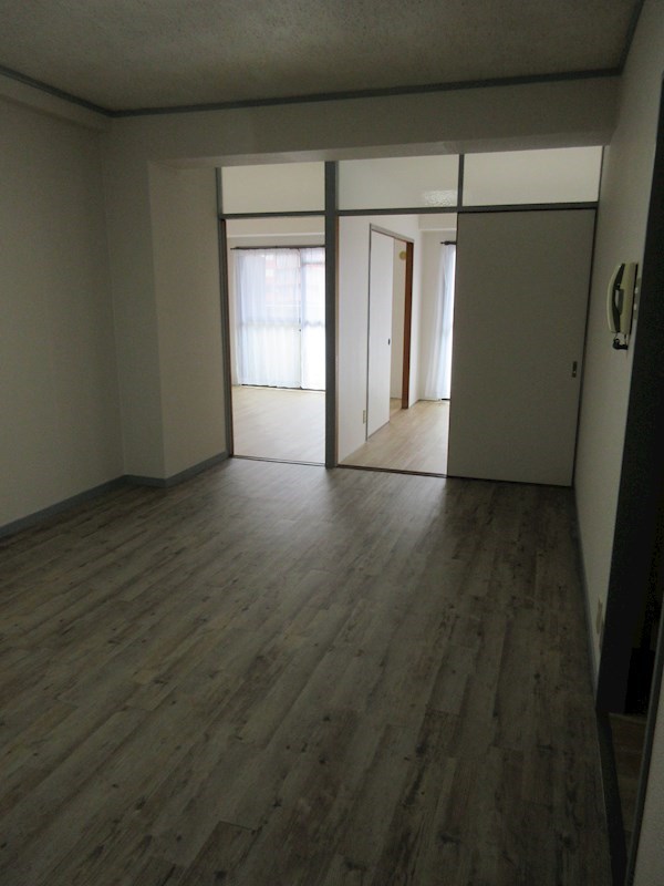 大阪府大阪市西区西本町１丁目 リビング