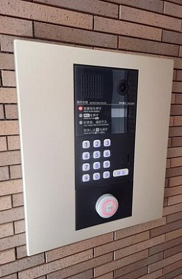 横浜市中区山下町楽器可（ピアノ・弦/管楽器・声楽・DTM）マンション ロビー
