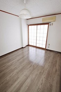 川崎市高津区久地4丁目楽器可（グランドピアノ・弦管楽器・声楽・DTM）マンション リビング