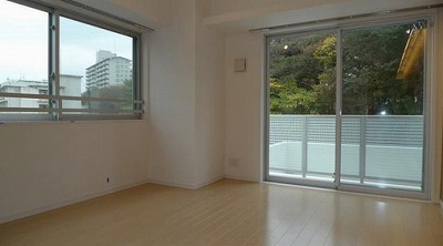 目黒区大橋2丁目楽器可（防音・ピアノ・弦楽器）マンション リビング