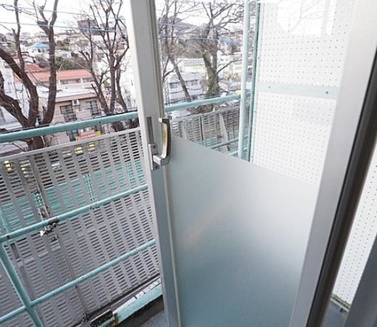 町田市玉川学園7丁目楽器可（ピアノ・弦管楽器・声楽・DTM）マンション ベランダ