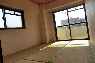 江戸川区松江5丁目楽器可（ピアノ・弦管楽器・声楽・DTM）マンション リビング
