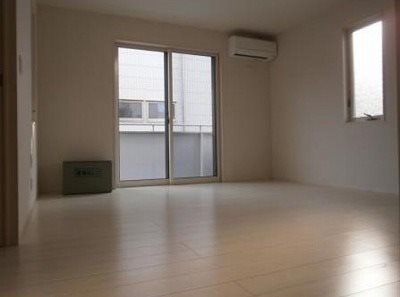 川崎市中原区上小田中3丁目楽器可(防音・ピアノ・弦・管楽器・声楽)マンション リビング