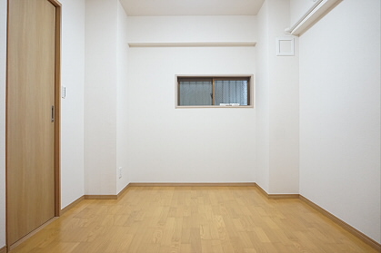 レピナールリサ ベッドルーム