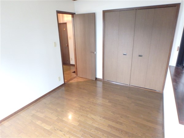 メイプル西野川 ベッドルーム