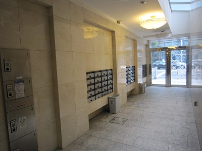 大阪府大阪市西区西本町２丁目 玄関