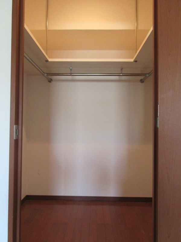 リーガルタワー船場 収納