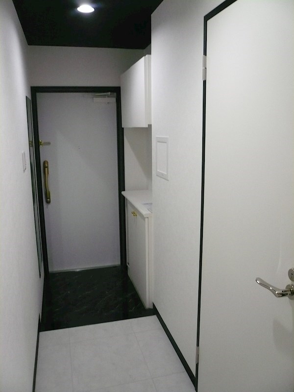 ブランドールＭ西長堀 玄関