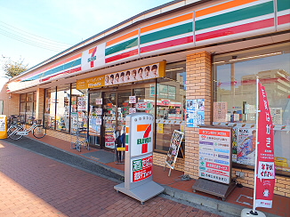 アズミパレス コンビニ