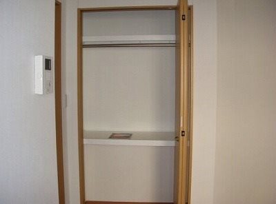 川崎市多摩区菅馬場4丁目楽器可(防音・ピアノ・弦・管楽器・声楽)マンション 収納