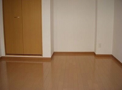 川崎市多摩区菅馬場4丁目楽器可(防音・ピアノ・弦・管楽器・声楽)マンション ベッドルーム