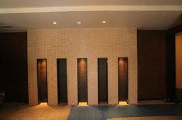 小平市小川町1丁目楽器可（防音・24時間演奏・グランドピアノ・弦管楽器・声楽・DTM）マンション エントランス